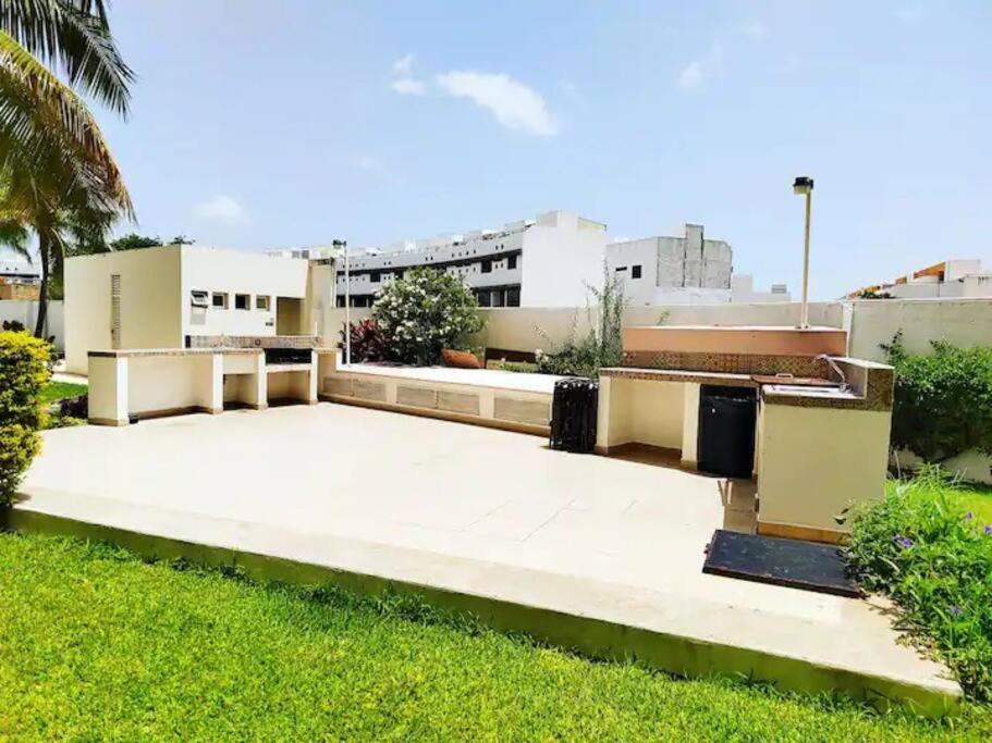 Home & Office Cancun Pool Exterior photo